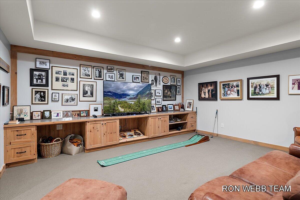 3501 N Lakeshore Drive