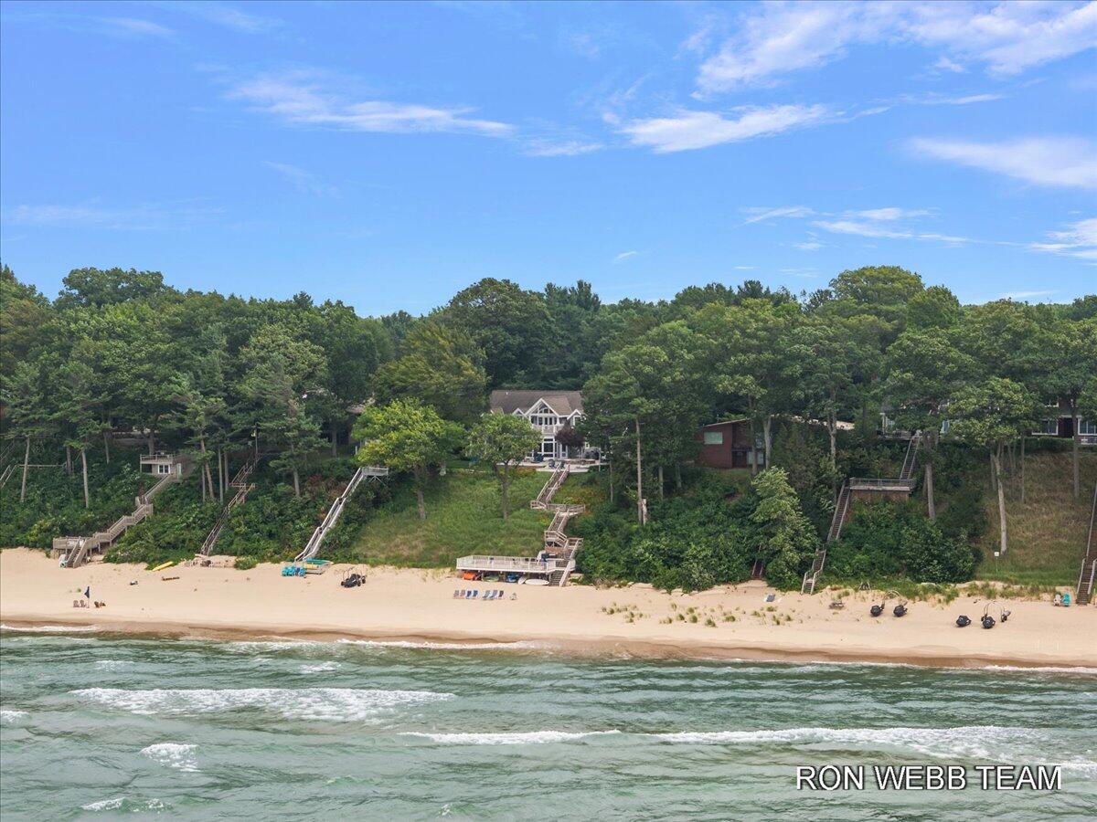 3501 N Lakeshore Drive