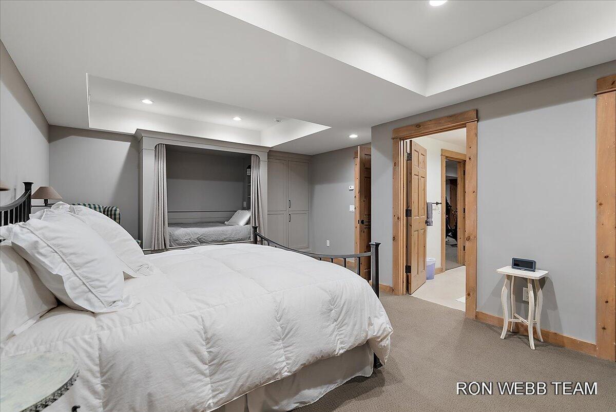 3501 N Lakeshore Drive