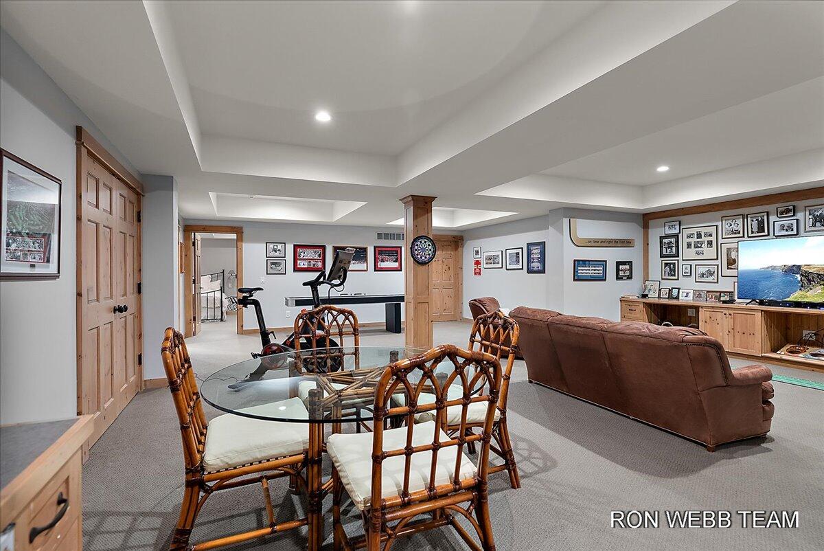 3501 N Lakeshore Drive