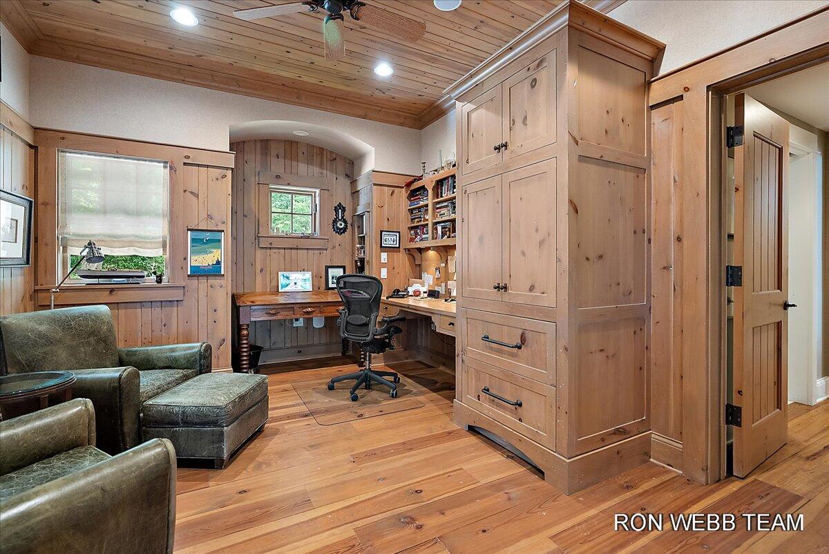 3501 N Lakeshore Drive