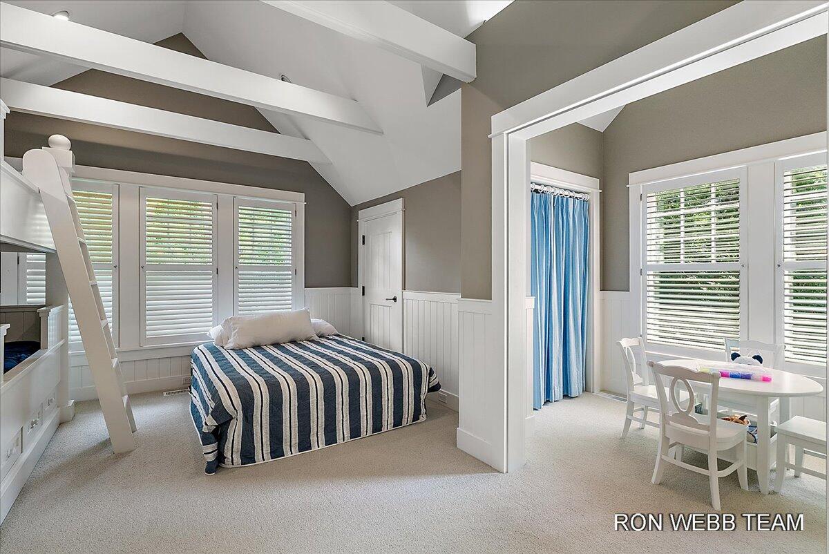 3501 N Lakeshore Drive