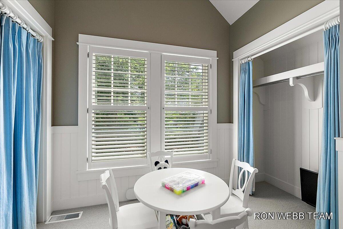 3501 N Lakeshore Drive