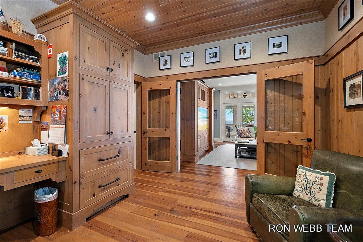 3501 N Lakeshore Drive