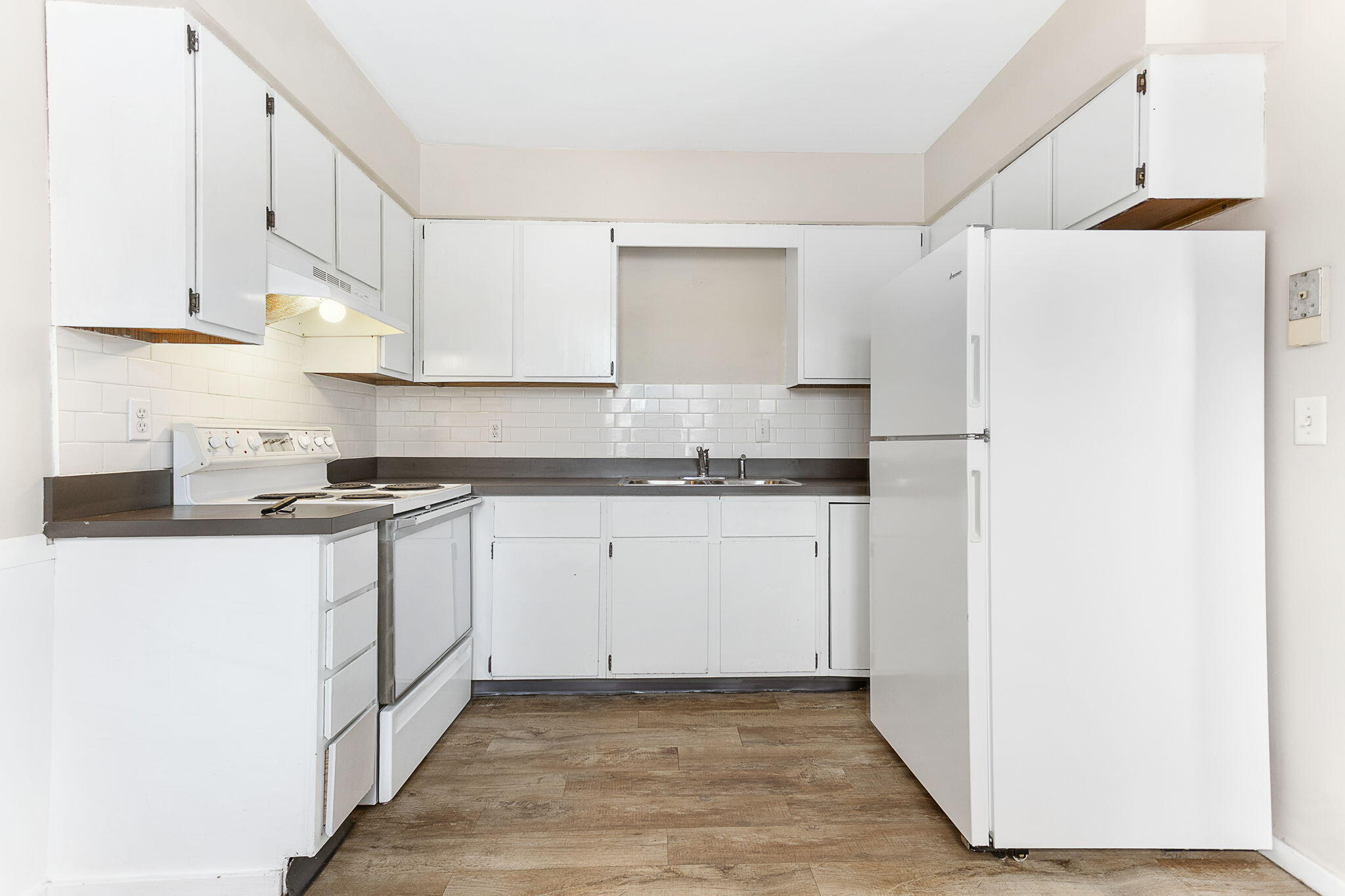 478 480 W 30th Street