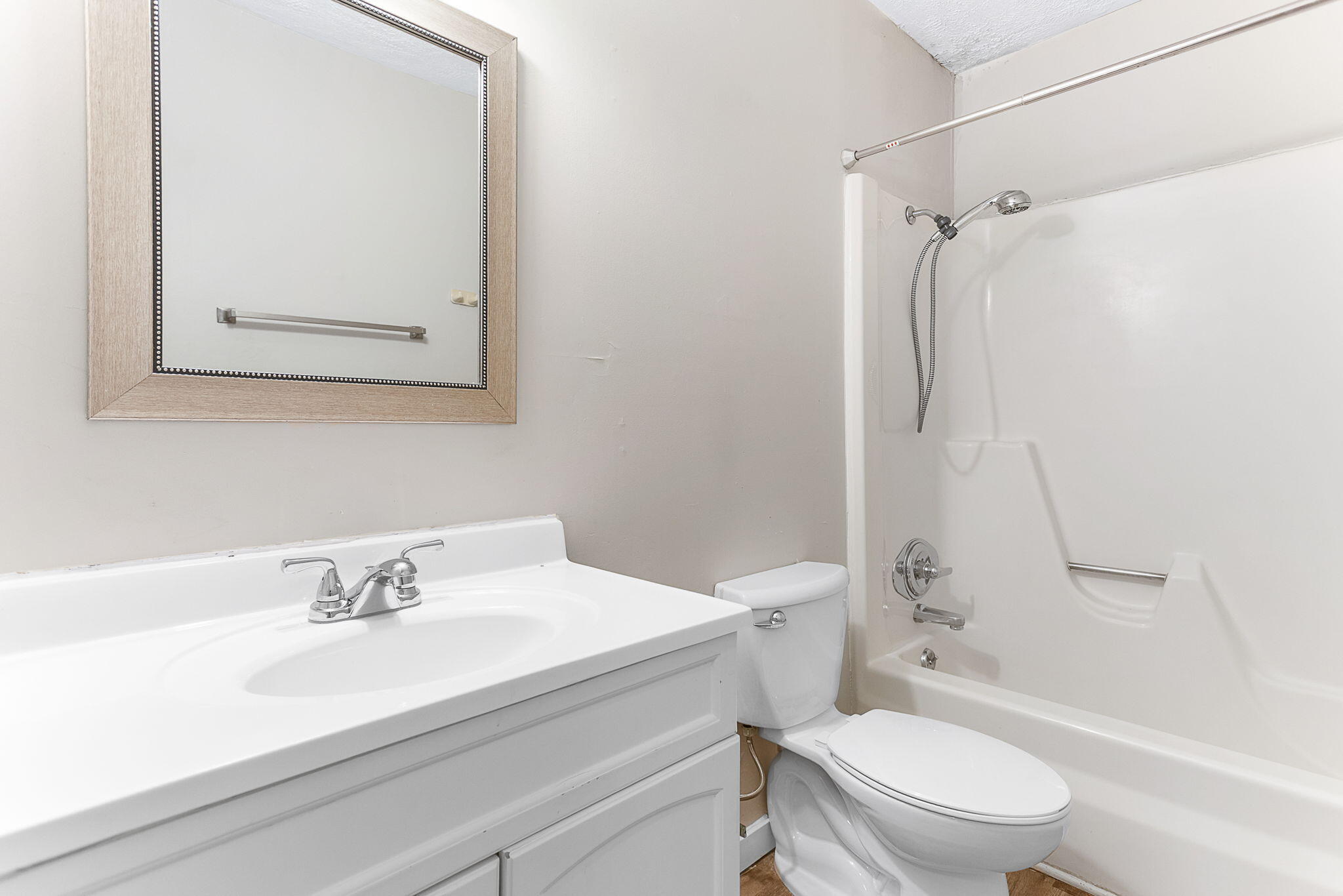 478 480 W 30th Street