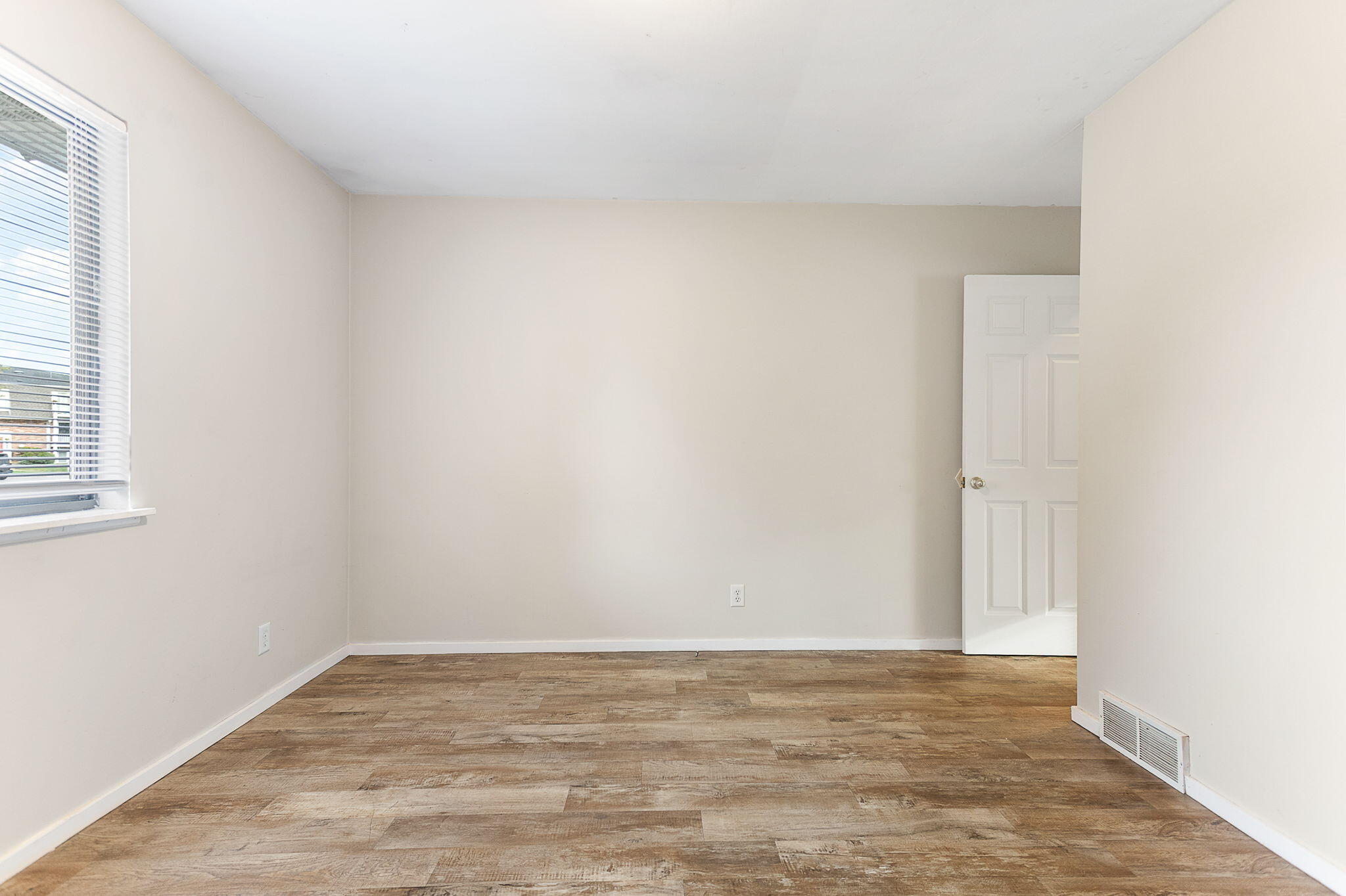 478 480 W 30th Street