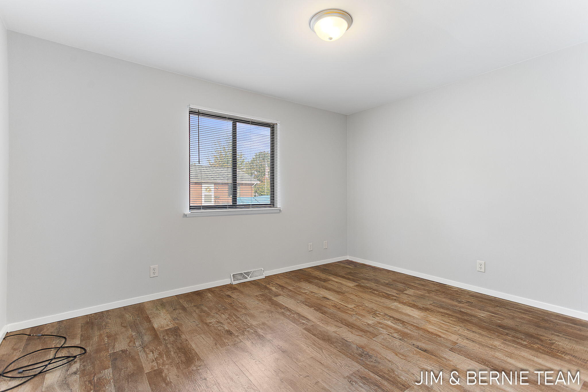 478 480 W 30th Street