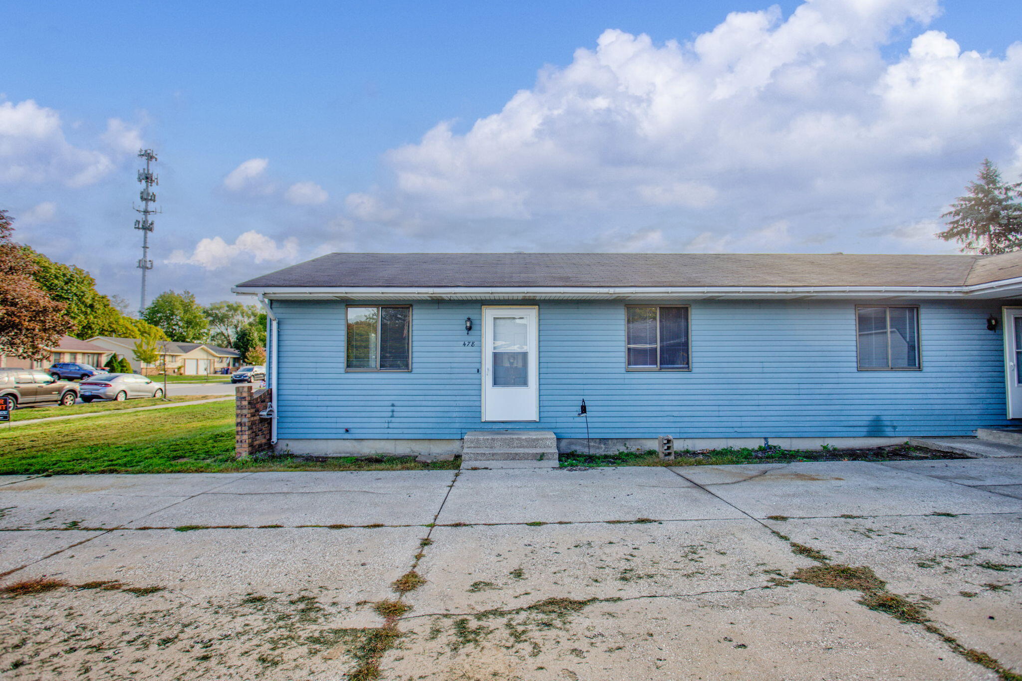 478 480 W 30th Street