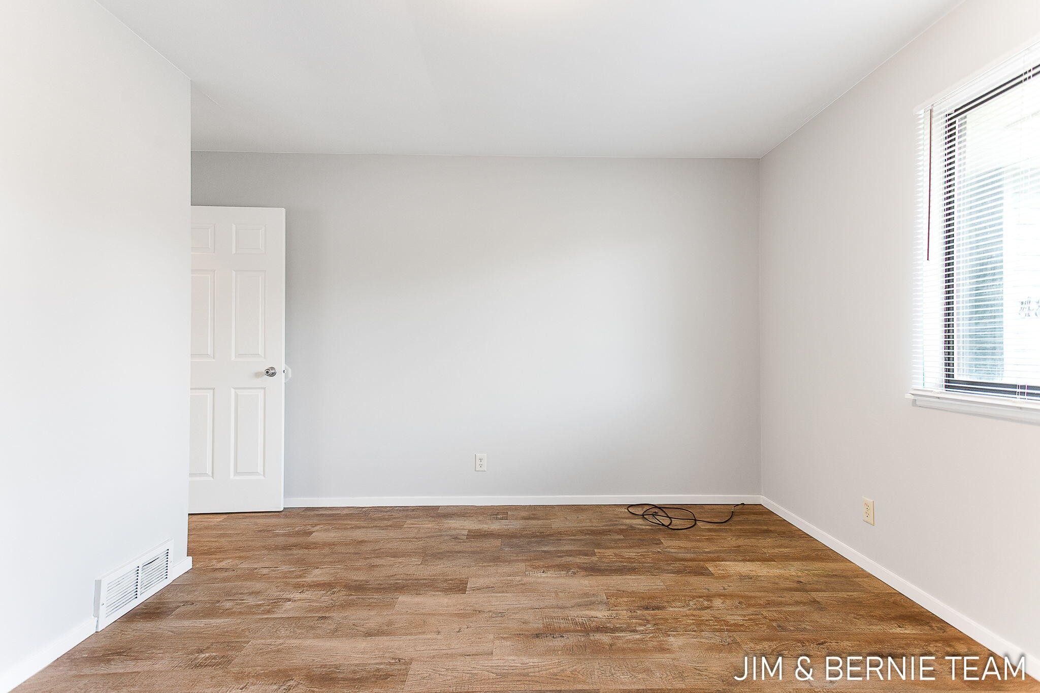 478 480 W 30th Street