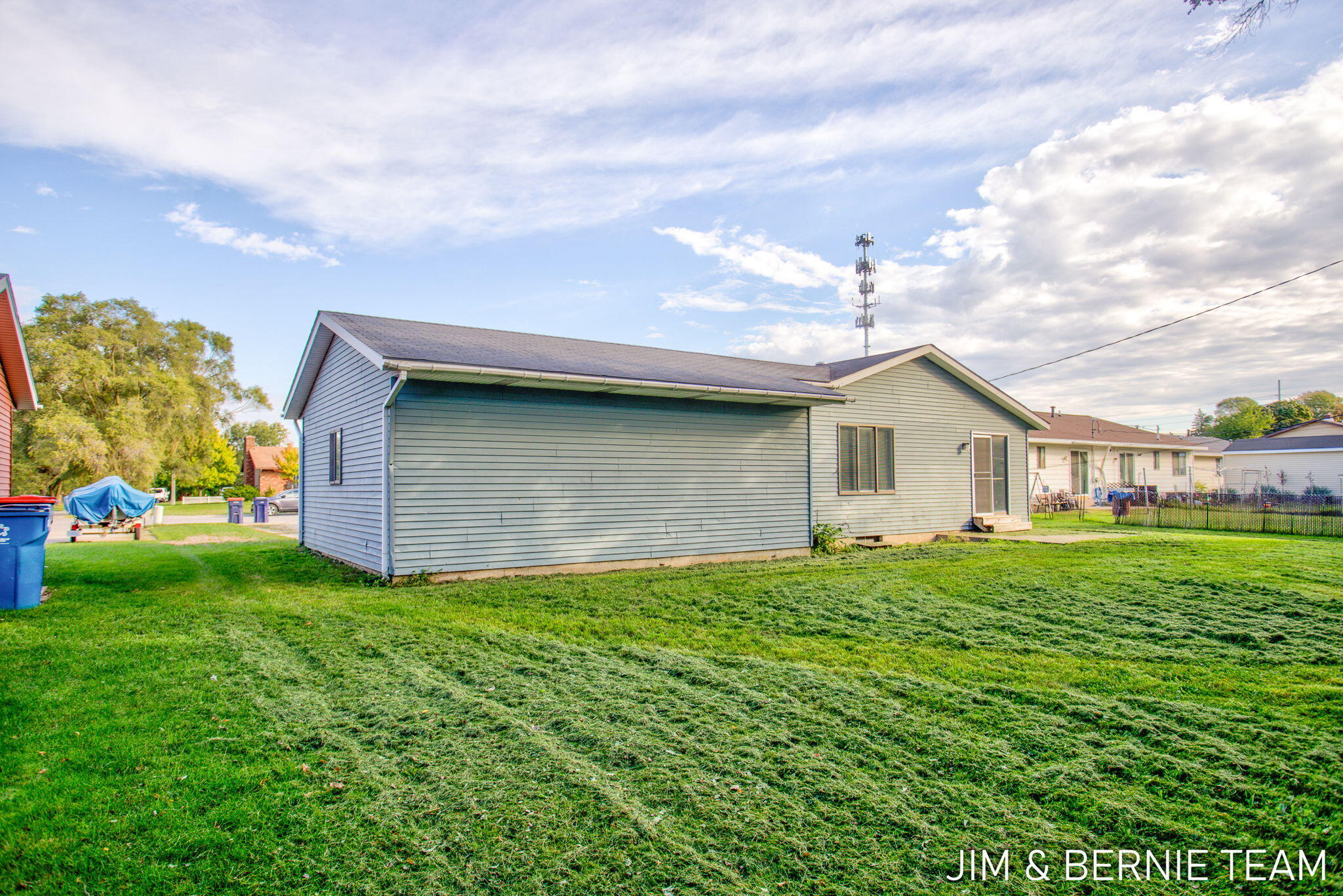 478 480 W 30th Street