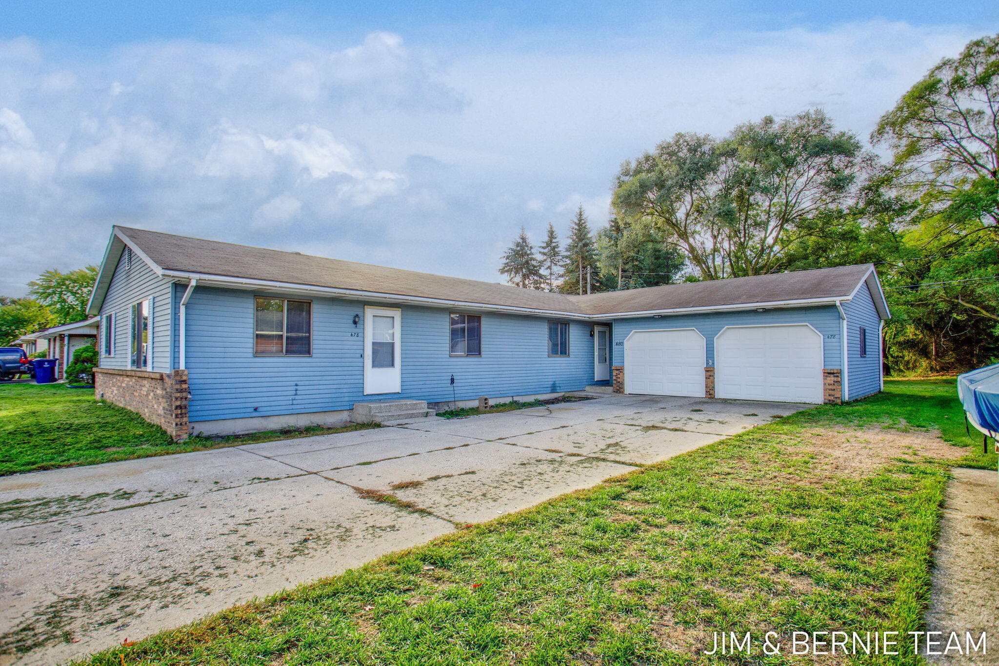 478 480 W 30th Street