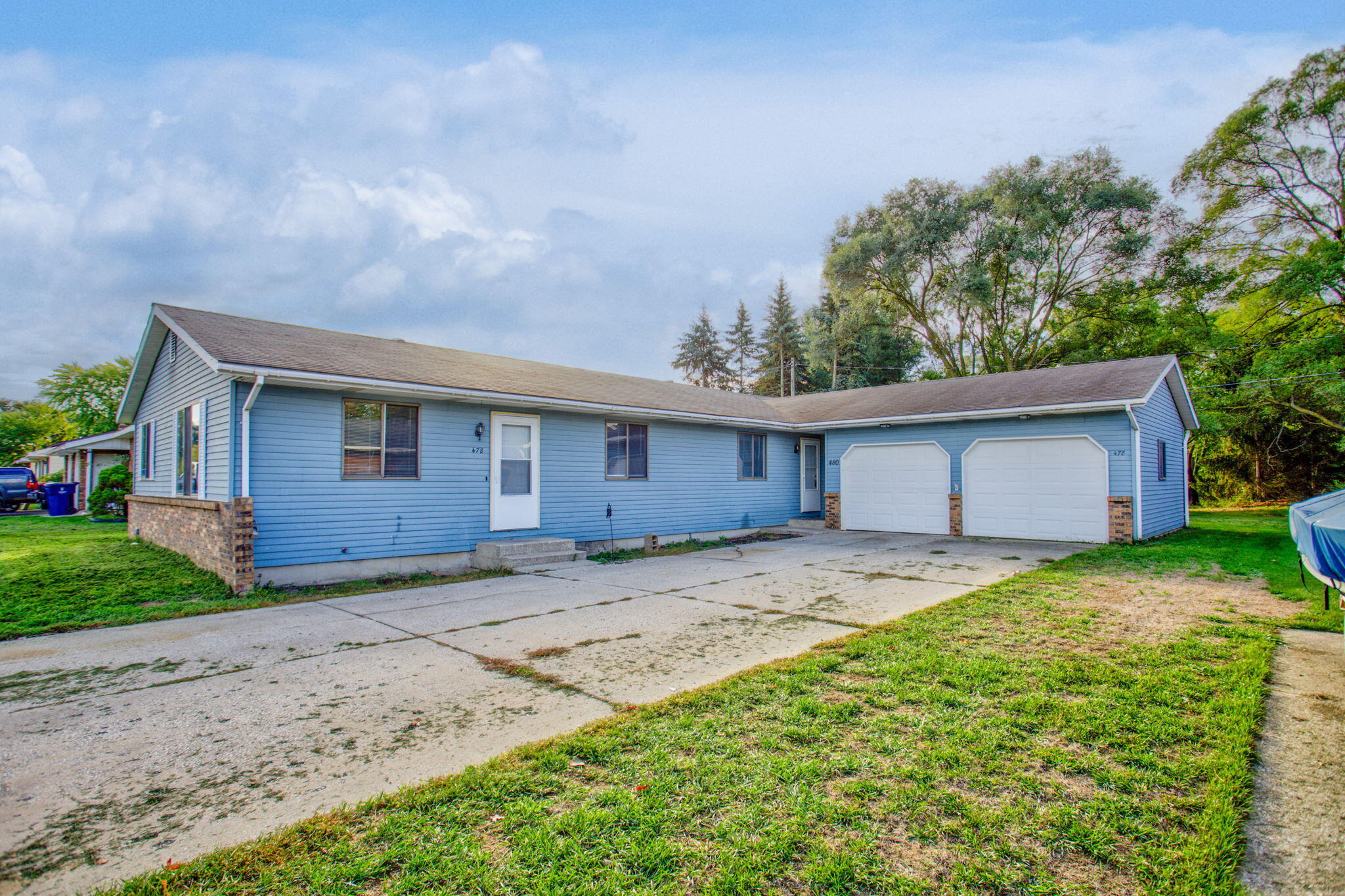 478 480 W 30th Street