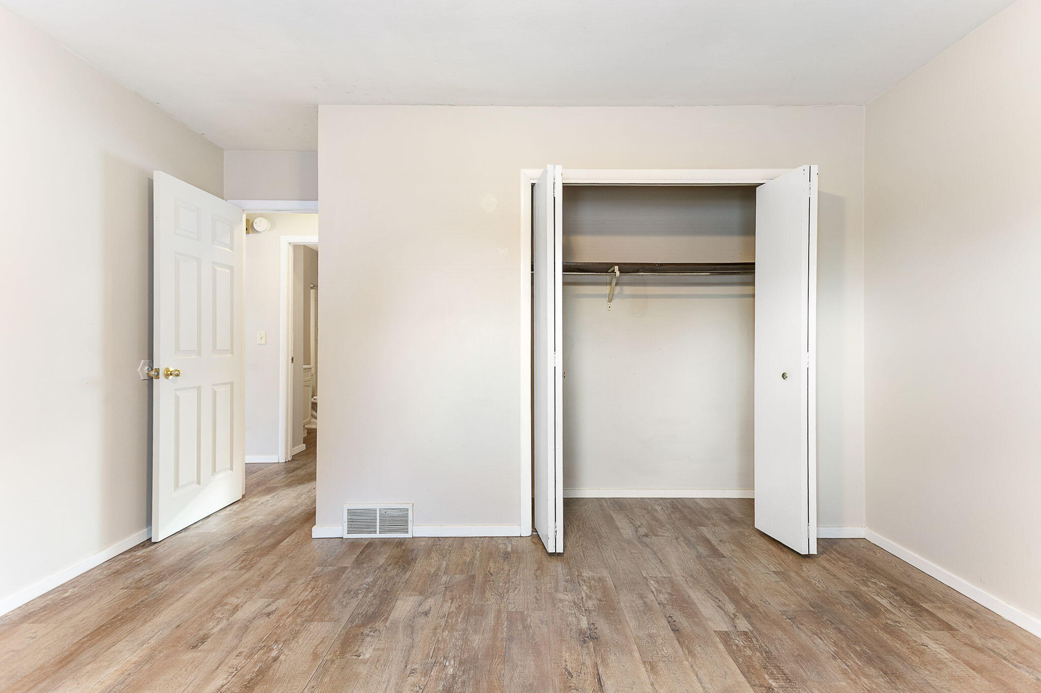 478 480 W 30th Street