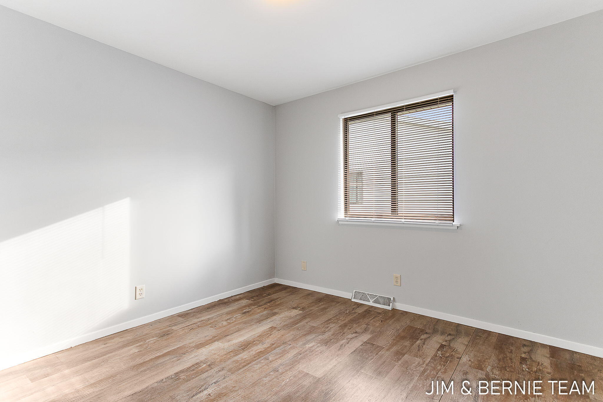 478 480 W 30th Street