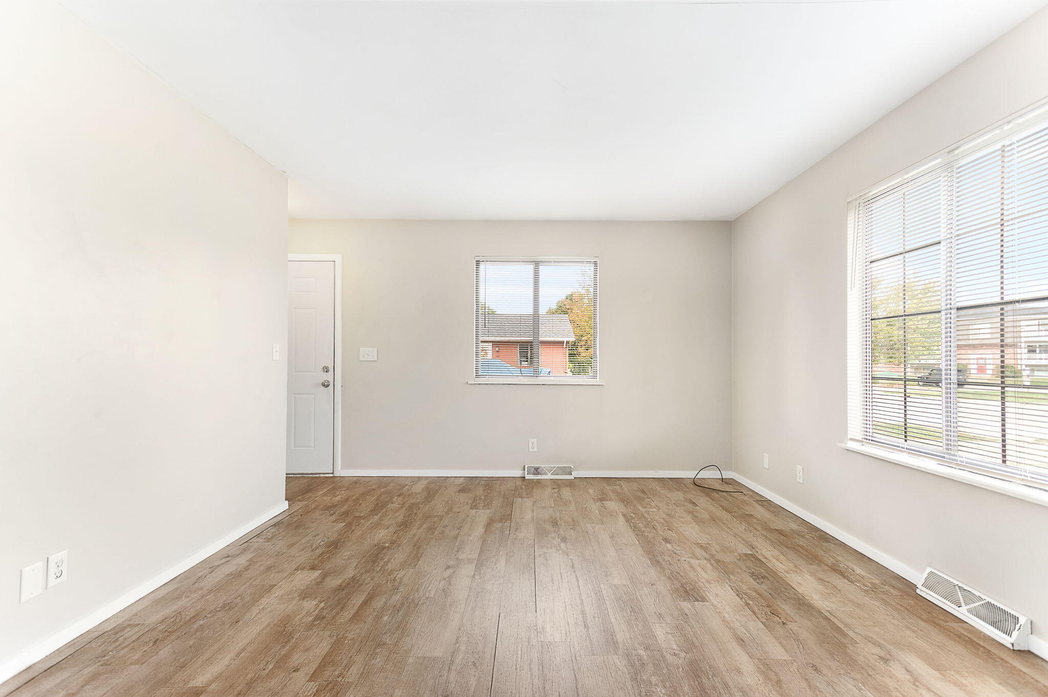 478 480 W 30th Street