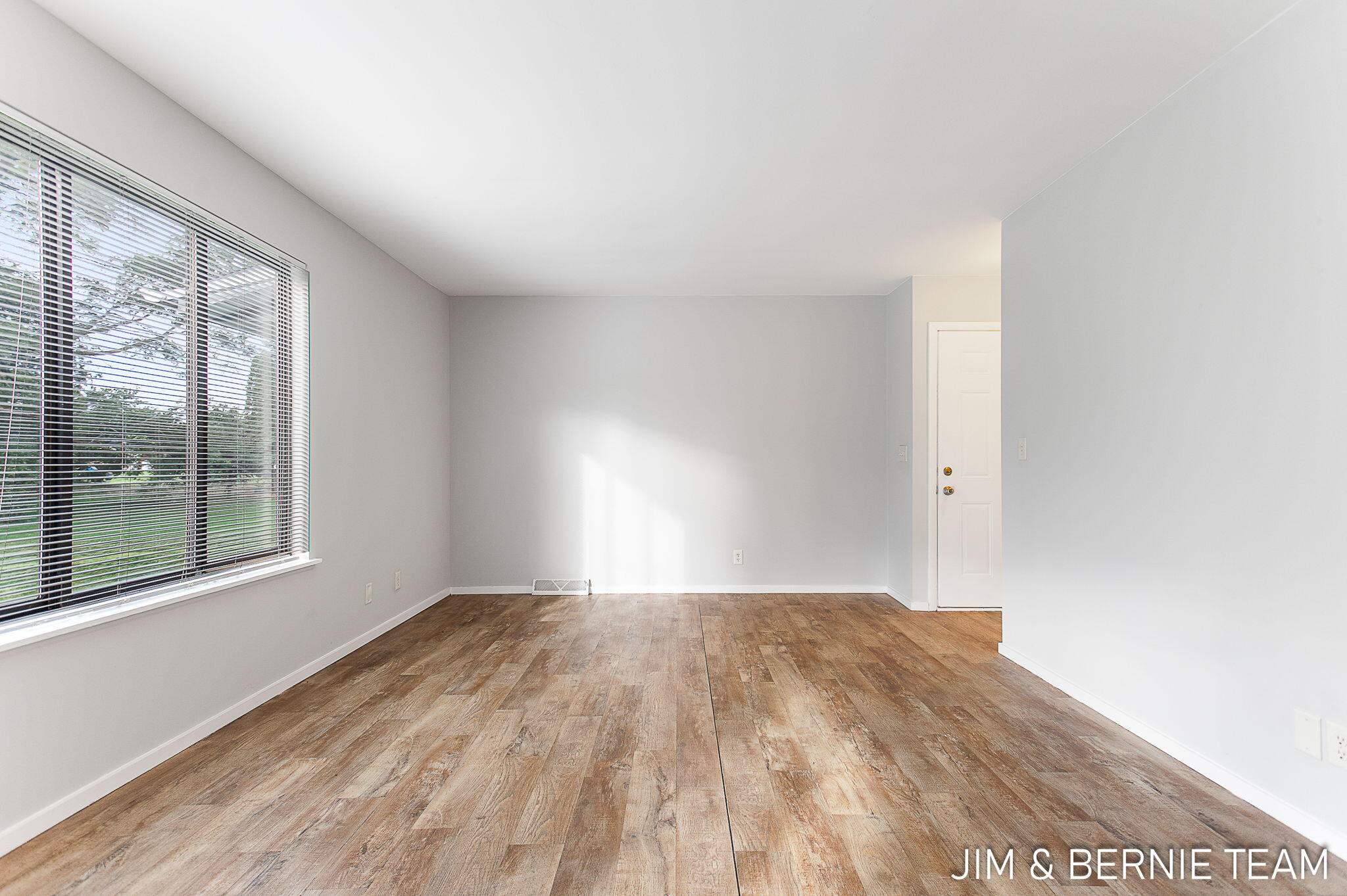 478 480 W 30th Street