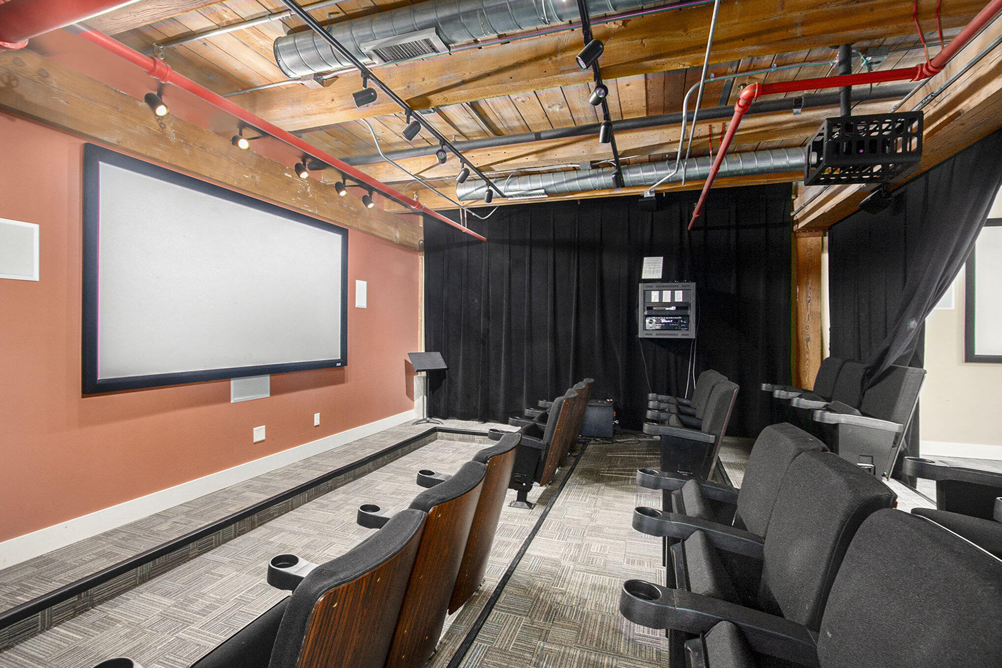 533 Columbia Avenue, 121