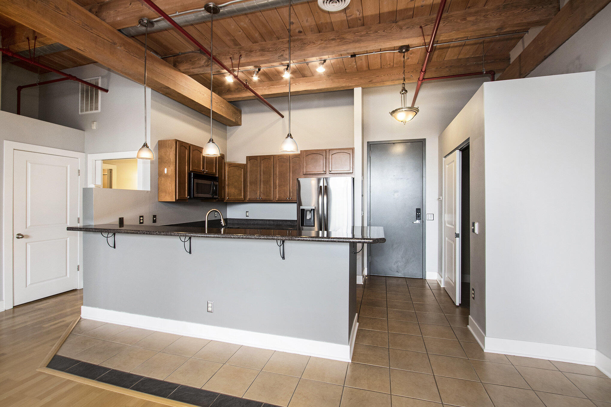 533 Columbia Avenue, 121