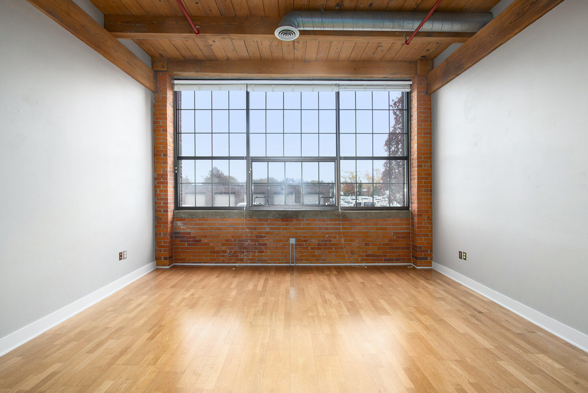 533 Columbia Avenue, 121