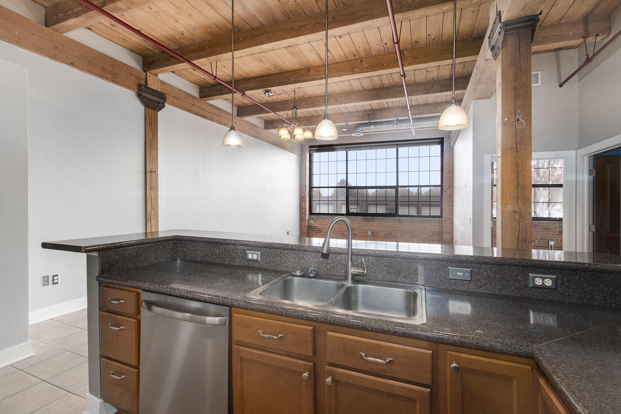 533 Columbia Avenue, 121