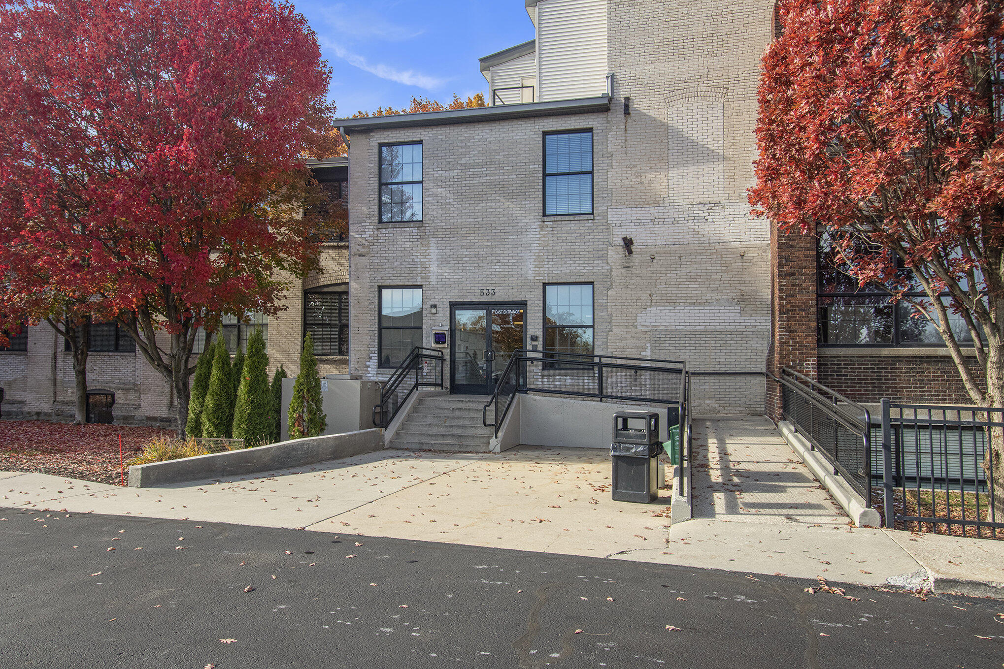 533 Columbia Avenue, 121