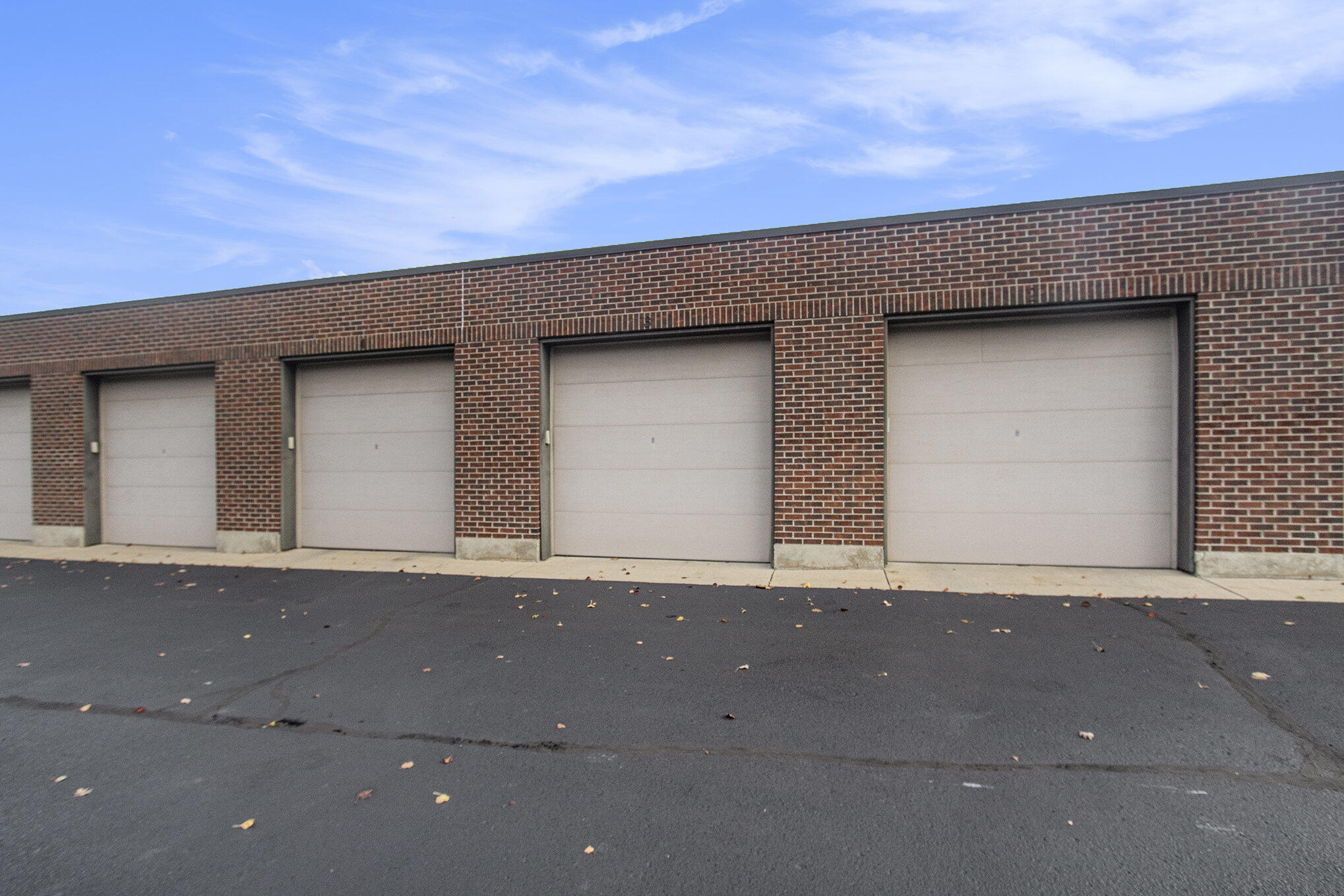 533 Columbia Avenue, 121