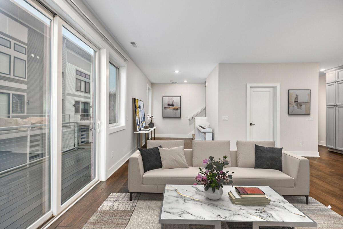 631 Fairview Avenue NE 2