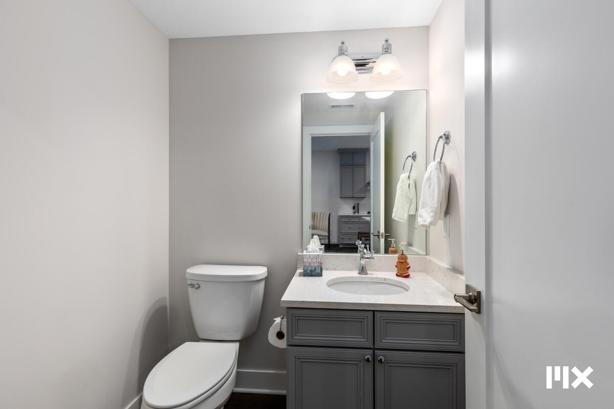 631 Fairview Avenue NE 2