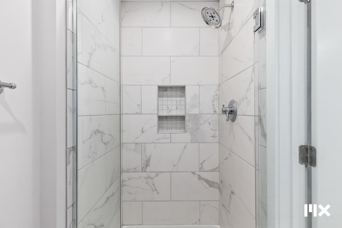 631 Fairview Avenue NE 2