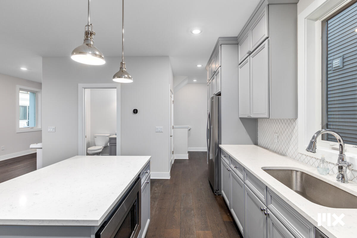 631 Fairview Avenue NE 2