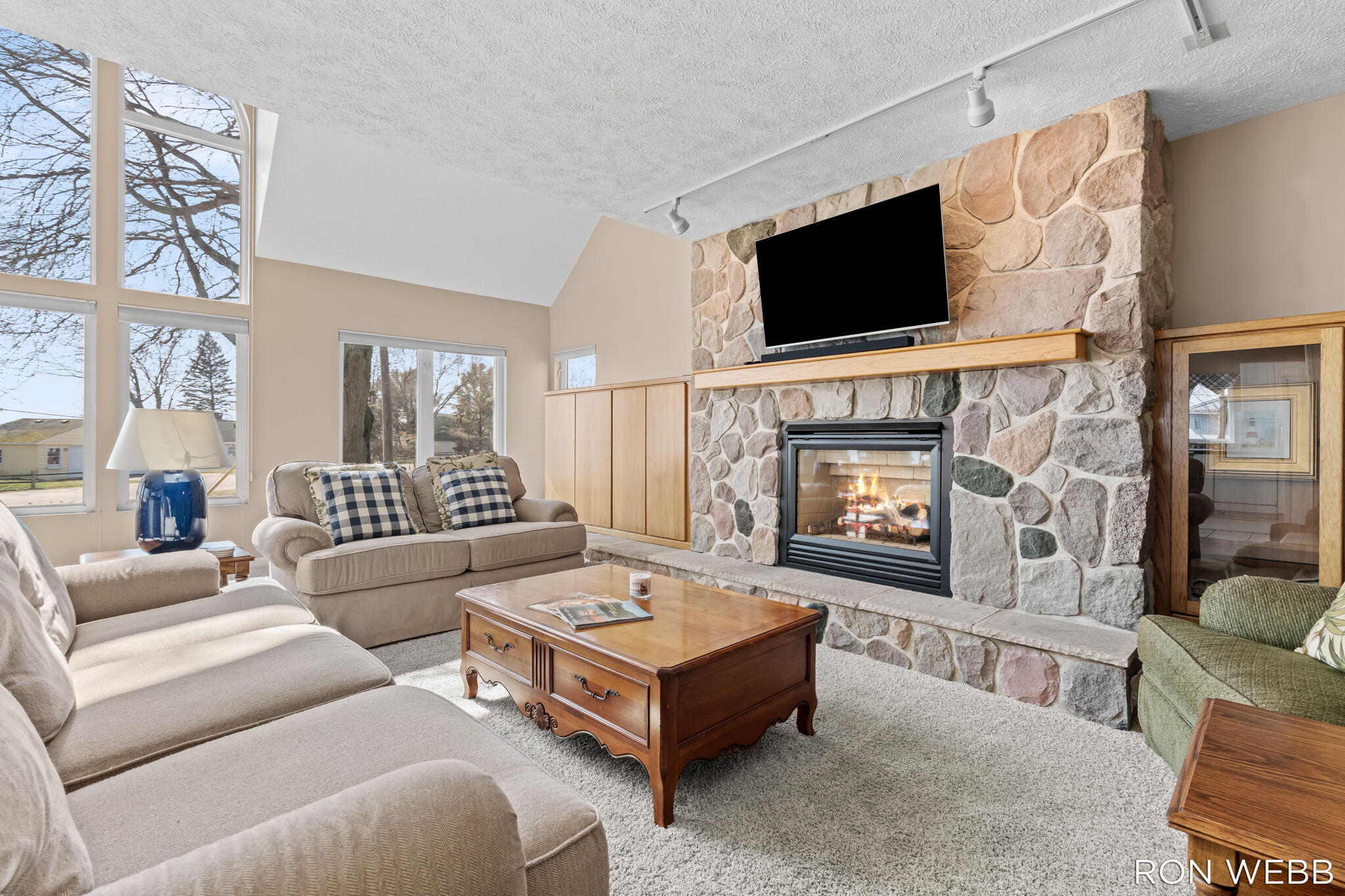 2087 Richardson Avenue