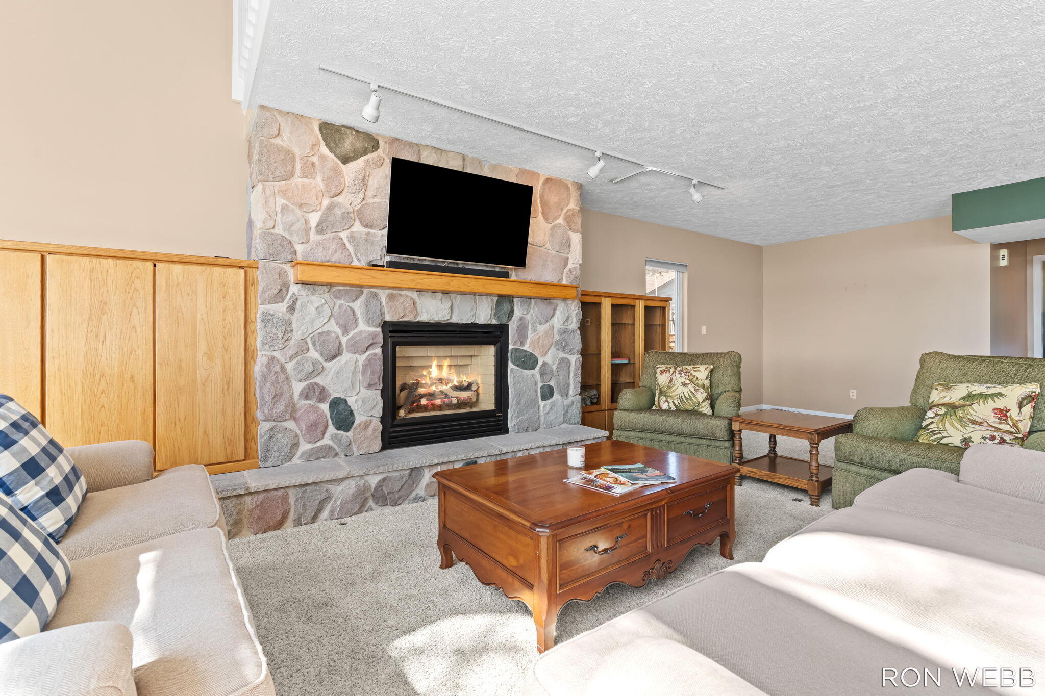 2087 Richardson Avenue