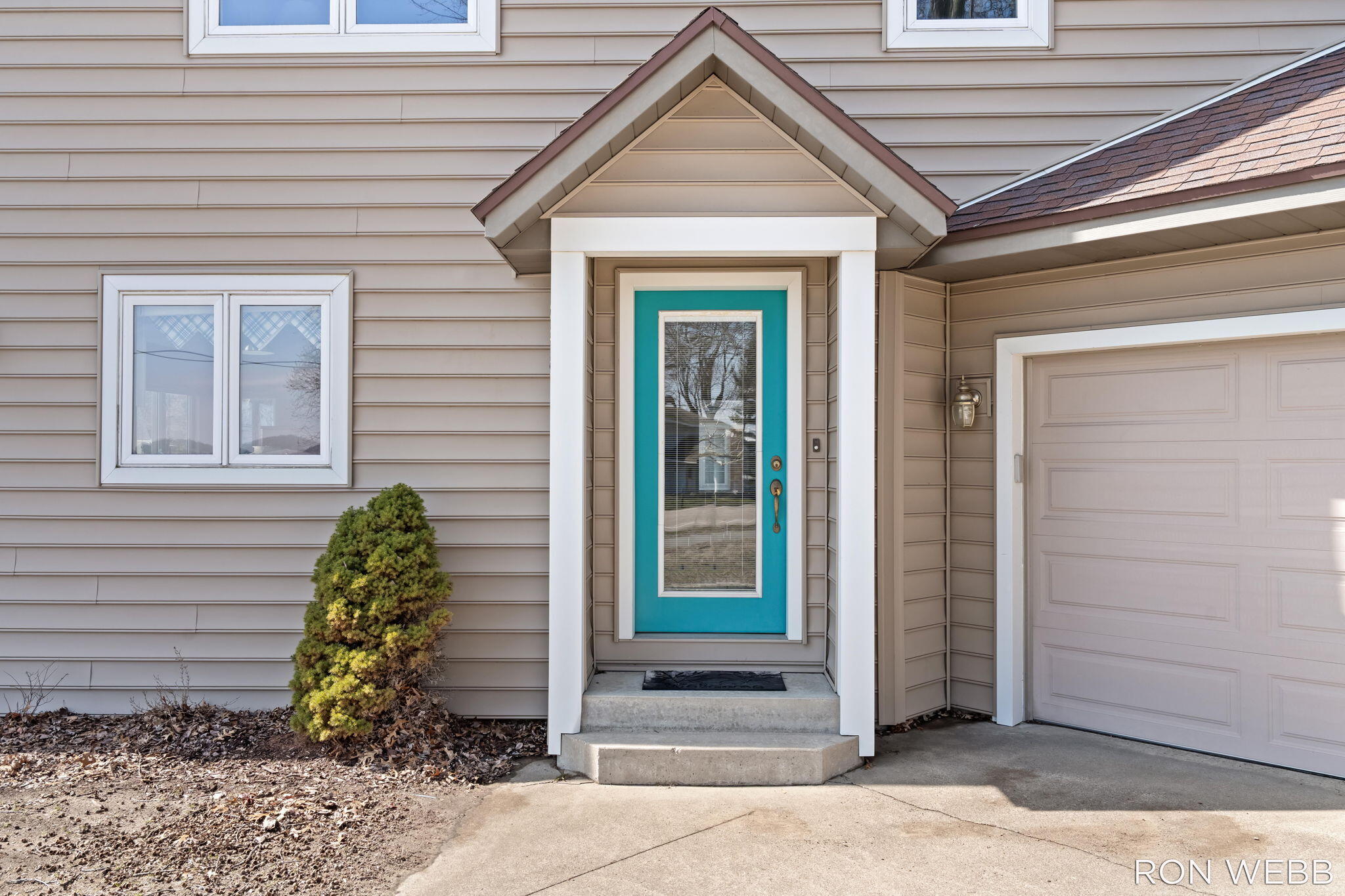 2087 Richardson Avenue