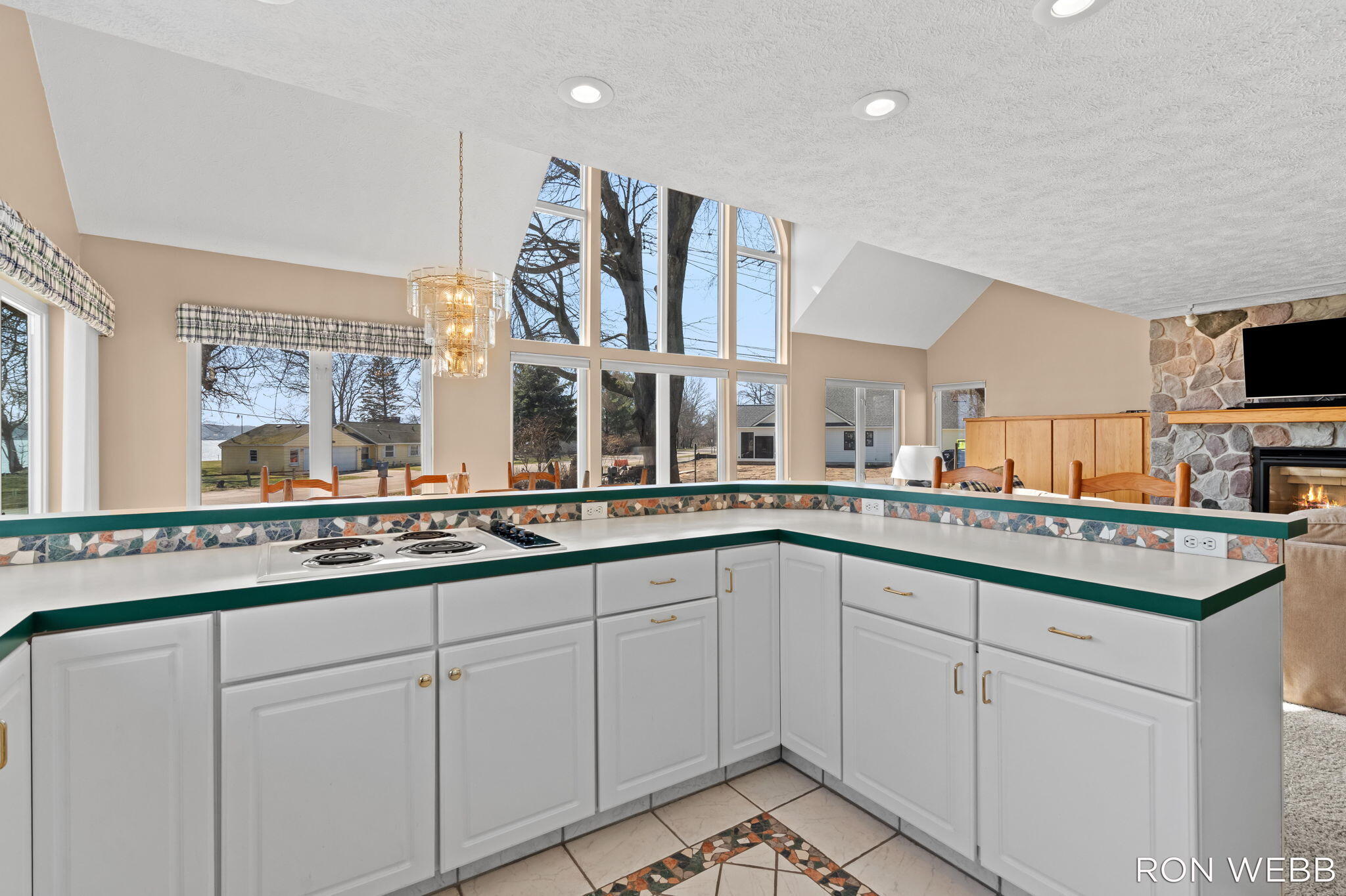 2087 Richardson Avenue