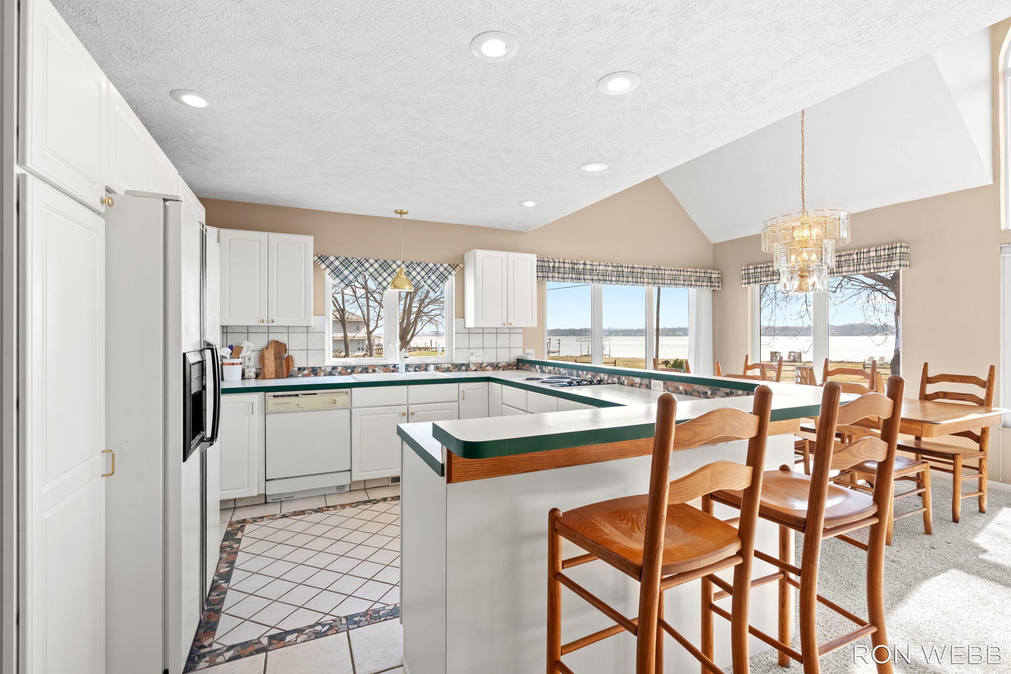 2087 Richardson Avenue