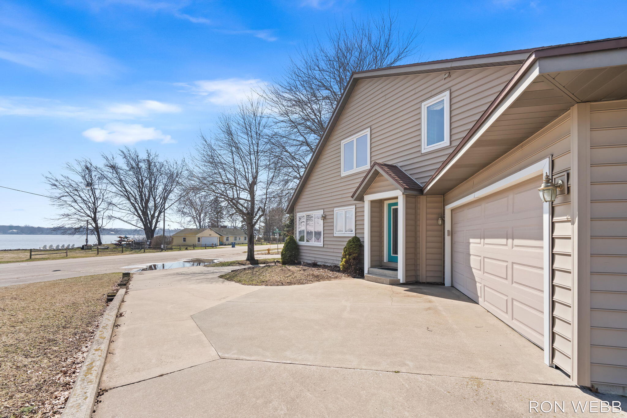 2087 Richardson Avenue