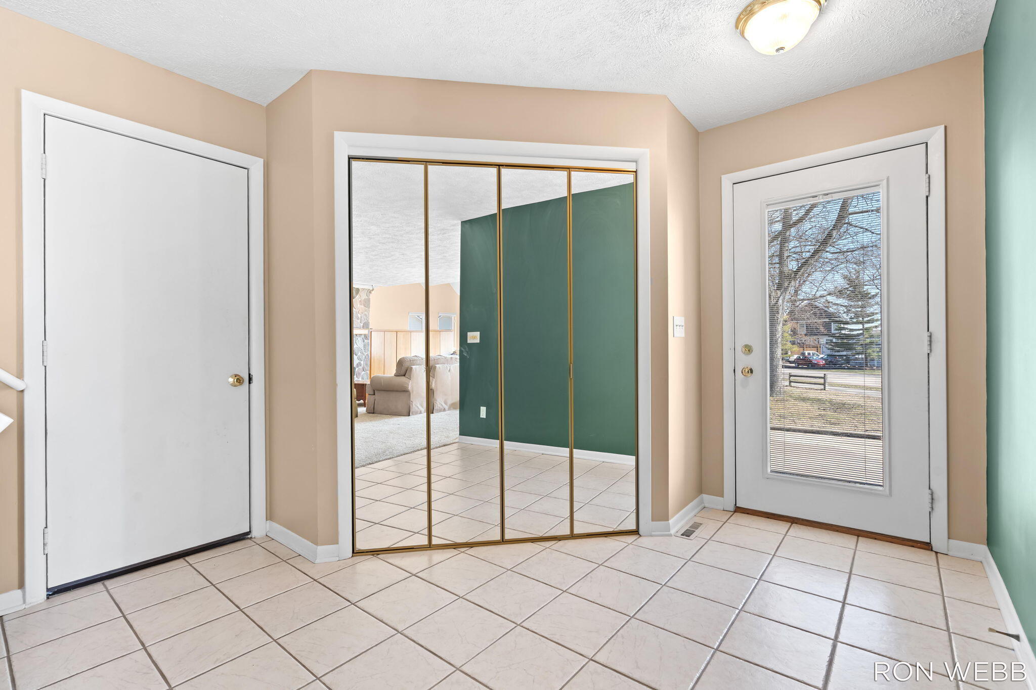 2087 Richardson Avenue