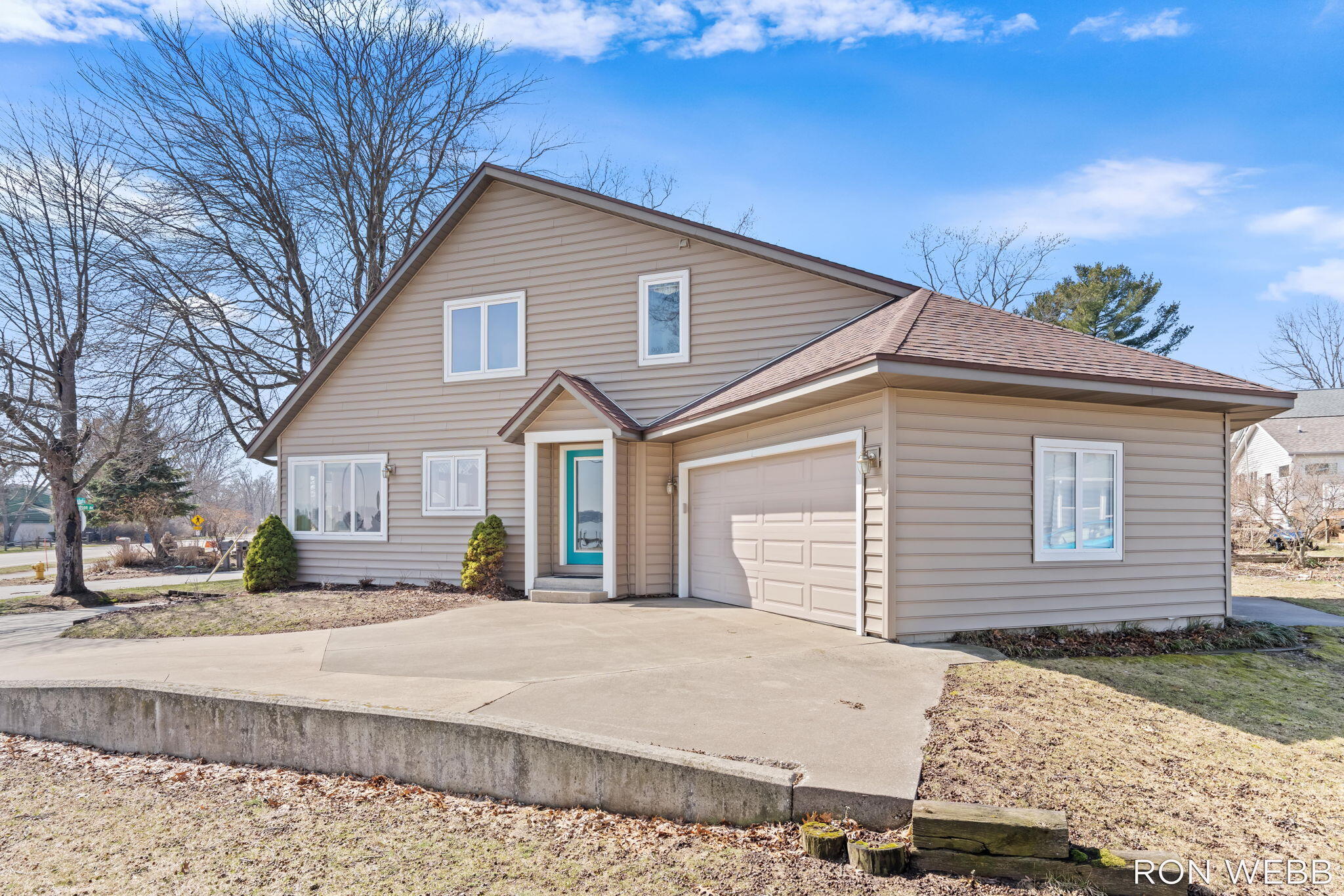 2087 Richardson Avenue