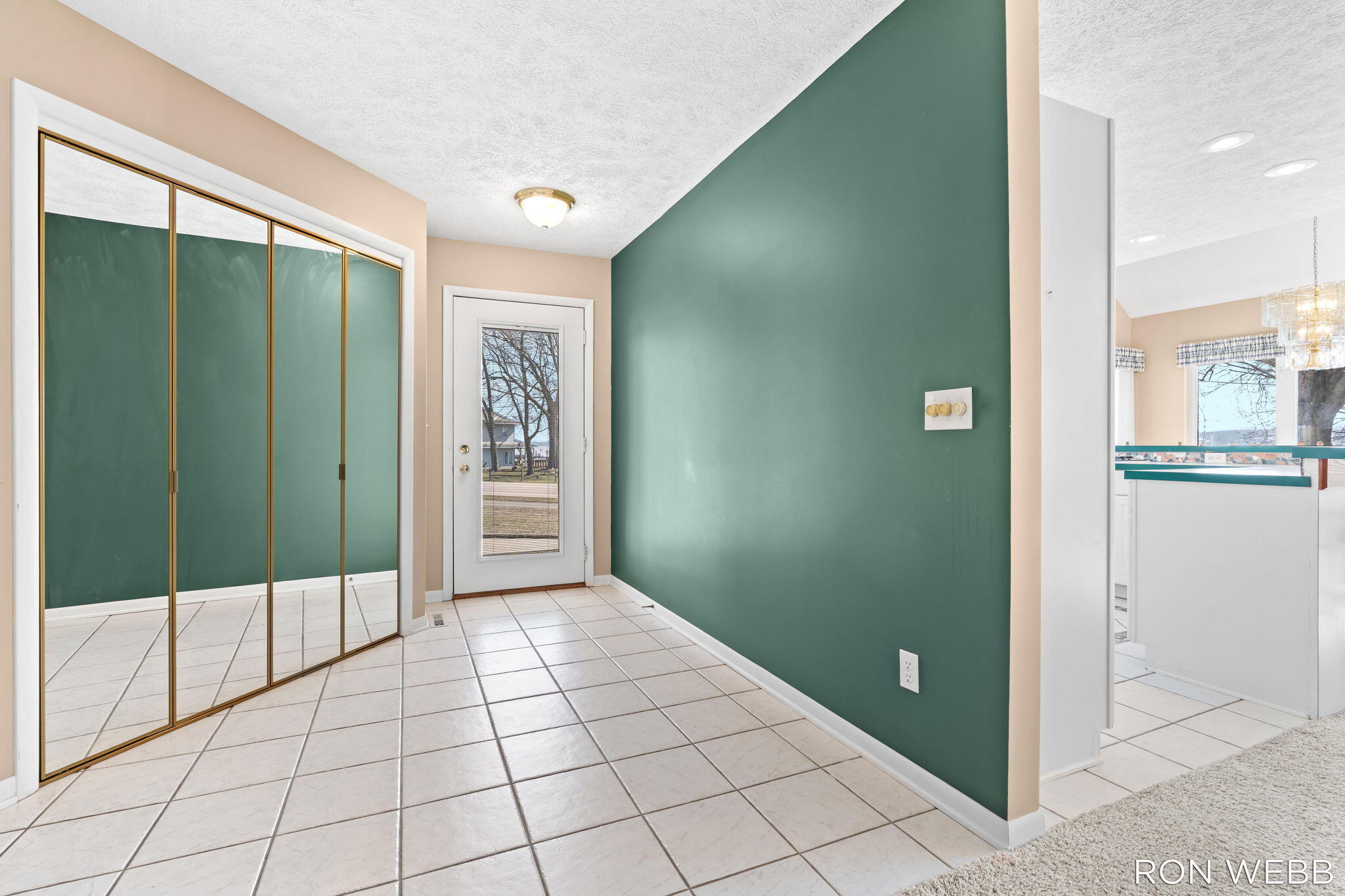 2087 Richardson Avenue