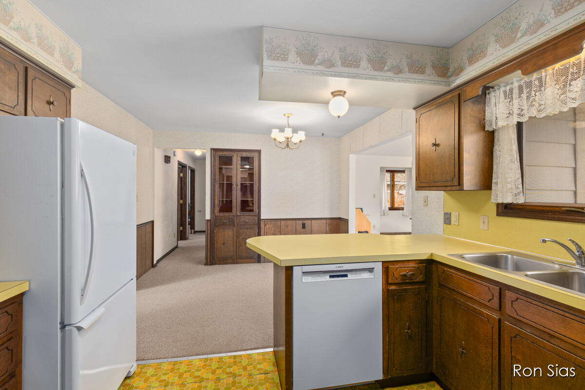 17075 Lakeview Road