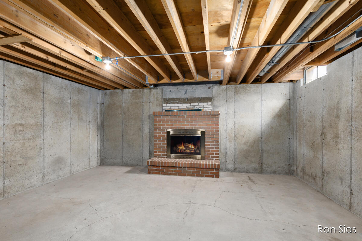 17075 Lakeview Road
