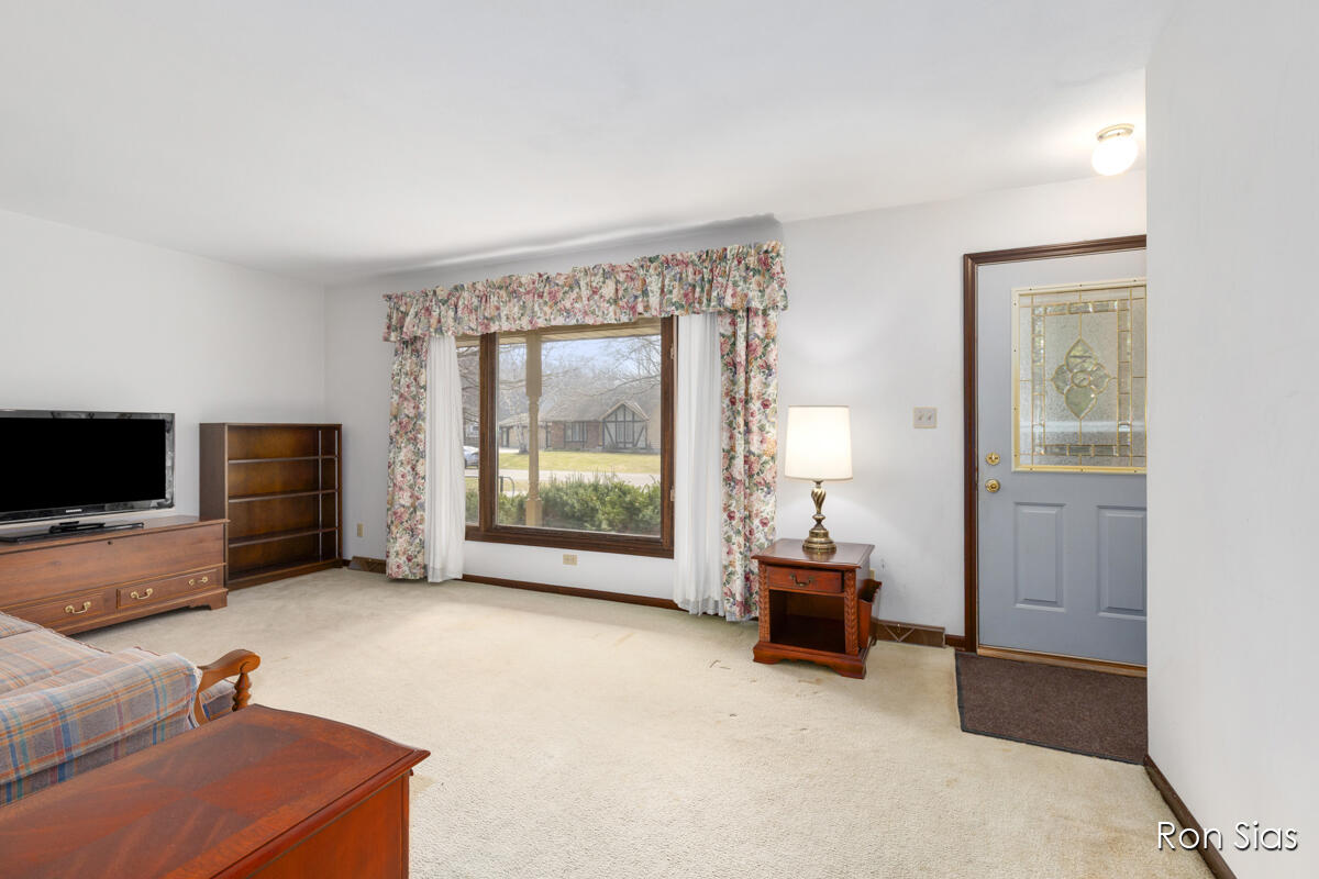 17075 Lakeview Road