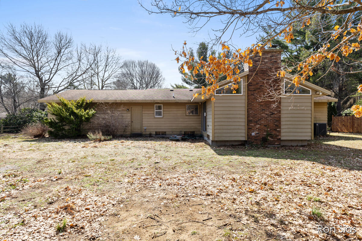 17075 Lakeview Road