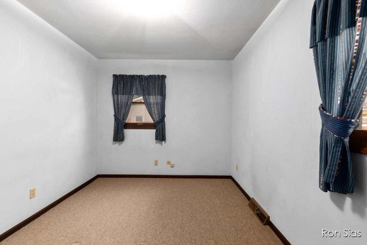 17075 Lakeview Road