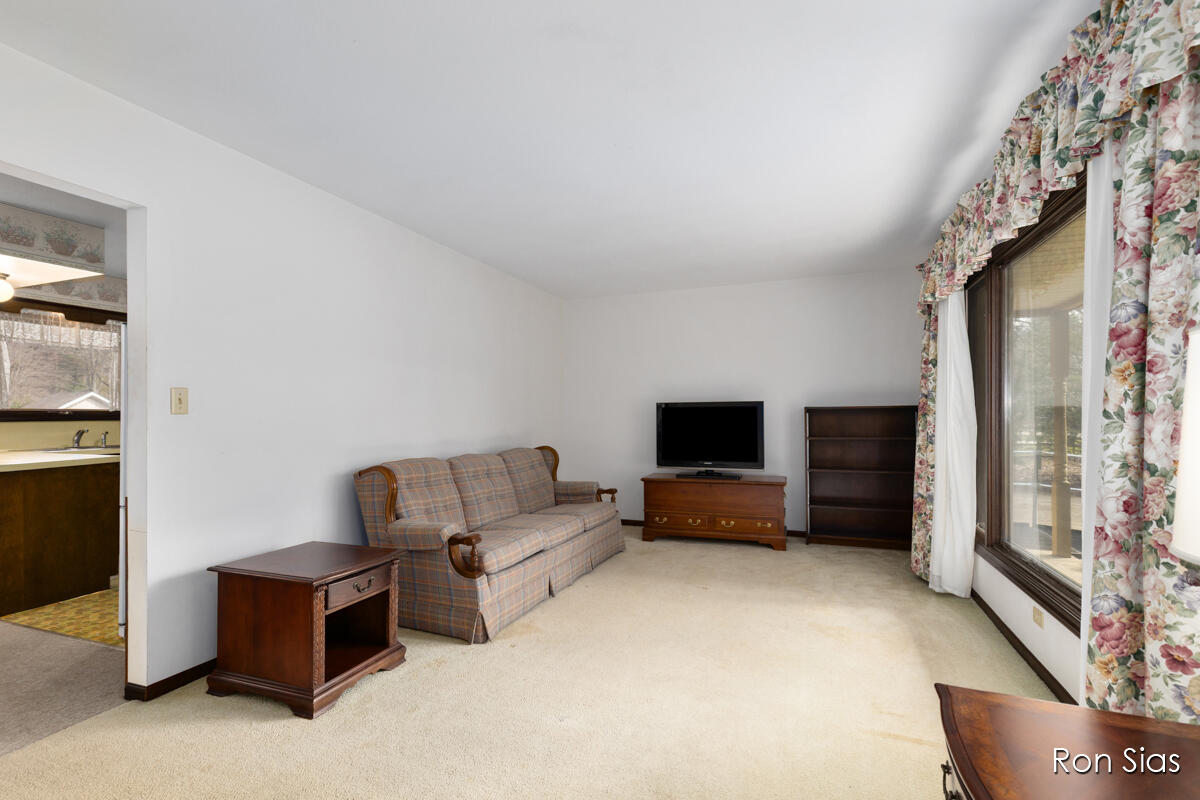 17075 Lakeview Road