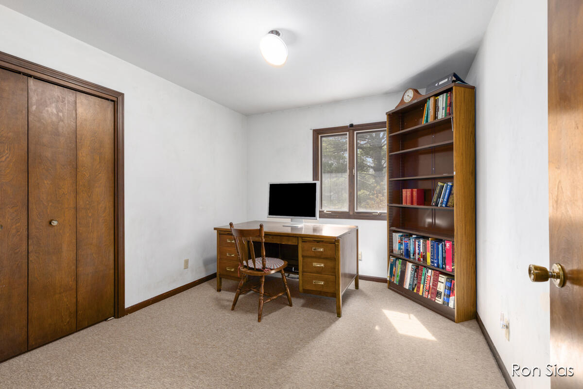 17075 Lakeview Road