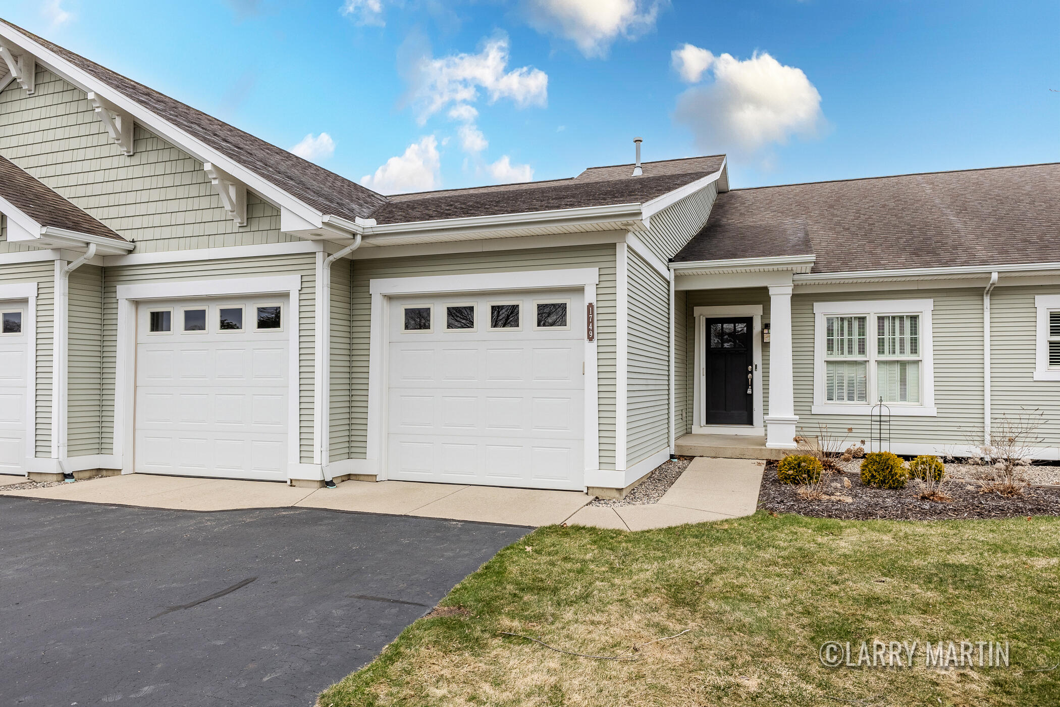 1749 N Trillium Circle