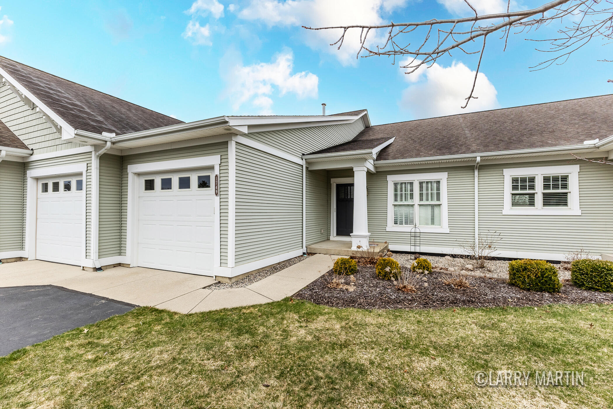 1749 N Trillium Circle