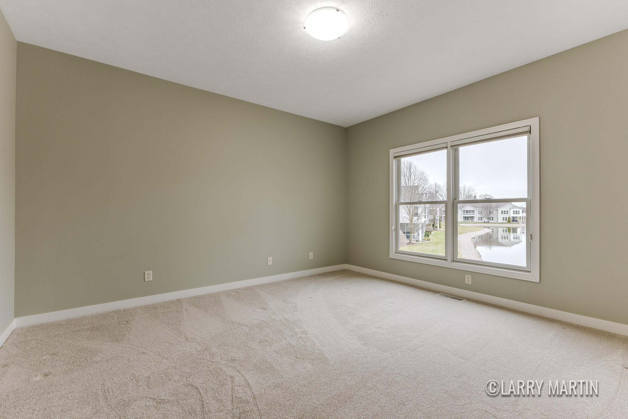 1749 N Trillium Circle